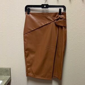 NWTS Chic Tan Pencil Skirt with Bow Detail